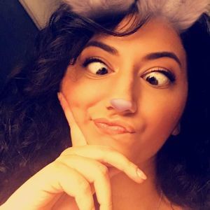 Meet your Posher, Mikayla